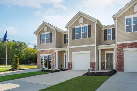 5689 Carrington Ct, Trinity, NC 27370 photo 2