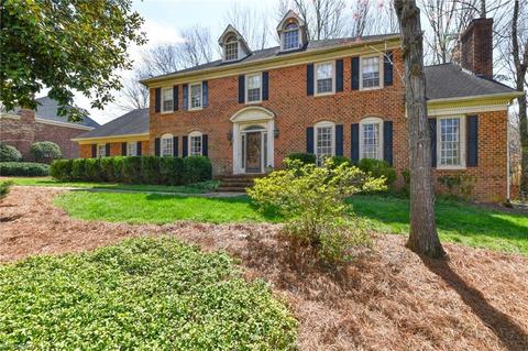 2817 Lake Forest Dr, Greensboro, NC 27408