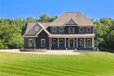 169 Browder Ln, Advance, NC 27006
