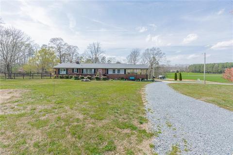 2155 Tabernacle Church Rd, Trinity, NC 27370 photo 1