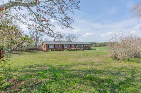2155 Tabernacle Church Rd, Trinity, NC 27370 photo 4