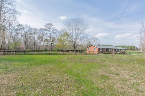 2155 Tabernacle Church Rd, Trinity, NC 27370 photo 5