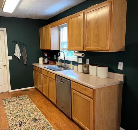 1509 Southtree Ln, High Point, NC 27263 photo 12