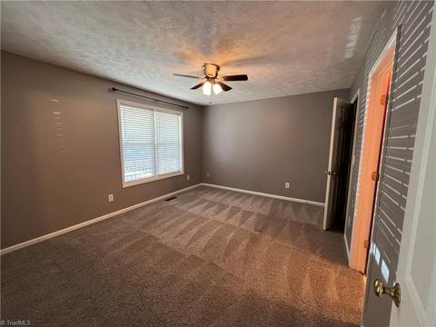 1509 Southtree Ln, High Point, NC 27263 photo 10
