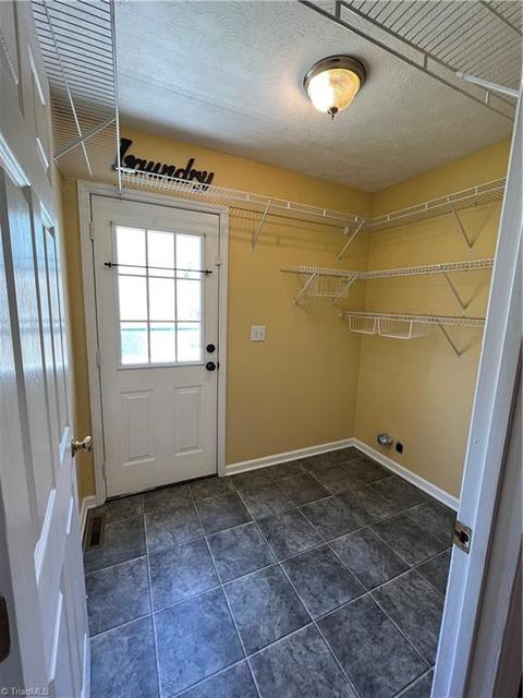 1509 Southtree Ln, High Point, NC 27263 photo 8