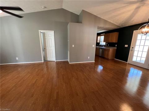 1509 Southtree Ln, High Point, NC 27263 photo 5