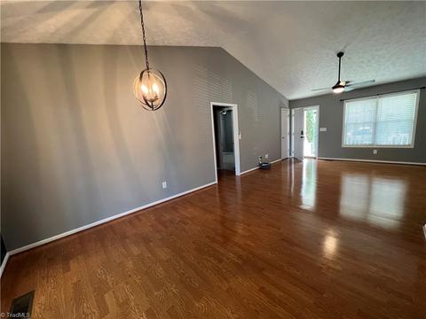 1509 Southtree Ln, High Point, NC 27263 photo 6
