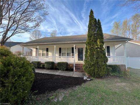 1509 Southtree Ln, High Point, NC 27263 photo 1