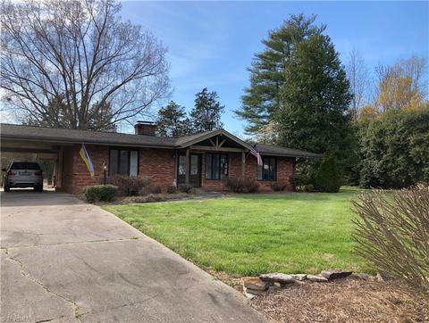 611 Burning Tree Cir, High Point, NC 27265 photo 1