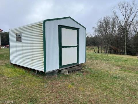 225 Arrowbrook Rd, Harmony, NC 28634 photo 9