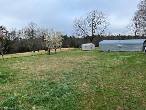 225 Arrowbrook Rd, Harmony, NC 28634 photo 2