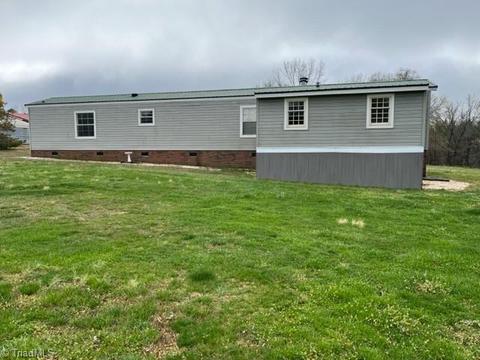 225 Arrowbrook Rd, Harmony, NC 28634 photo 1