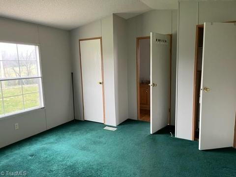 225 Arrowbrook Rd, Harmony, NC 28634 photo 6