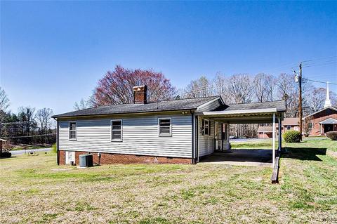 132 Wright St, Ramseur, NC 27316 photo 5