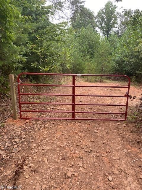 000 Osborne Sunset Dr, North Wilkesboro, NC 28659