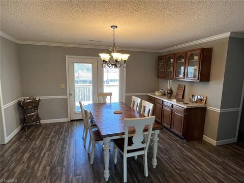 206 Forrest Oaks Dr, King, NC 27021 photo 4