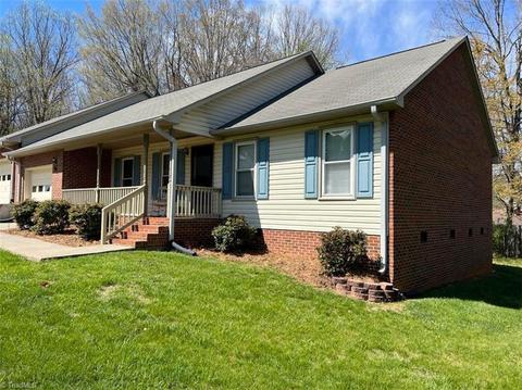 206 Forrest Oaks Dr, King, NC 27021 photo 2