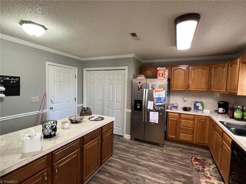206 Forrest Oaks Dr, King, NC 27021 photo 7