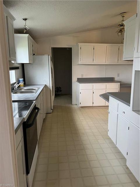 287 Haystack Rd, Mount Airy, NC 27030 photo 4