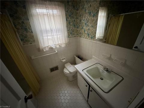 2113 Guyer St, High Point, NC 27265 photo 10