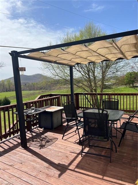 429 Flippin Rd, Lowgap, NC 27024 photo 4