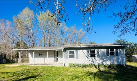 1669 Spainhour Mill Rd, Pinnacle, NC 27043