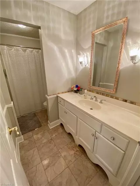 2135 Rivermeade Dr, High Point, NC 27265 photo 14