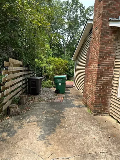 2135 Rivermeade Dr, High Point, NC 27265 photo 35