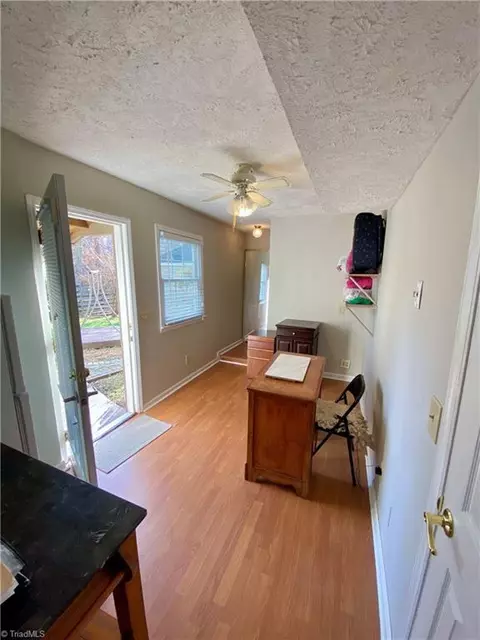 2135 Rivermeade Dr, High Point, NC 27265 photo 33