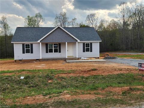 318 Chaney Loop Rd, Stoneville, NC 27048 photo 1