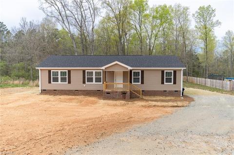 977 N Main St, Denton, NC 27239