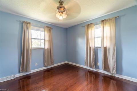 100 E Bellevue Dr, High Point, NC 27265 photo 9
