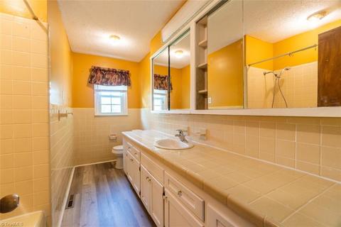 100 E Bellevue Dr, High Point, NC 27265 photo 15