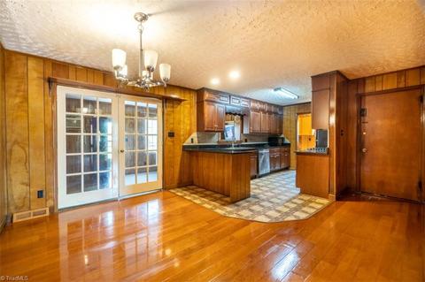100 E Bellevue Dr, High Point, NC 27265 photo 24