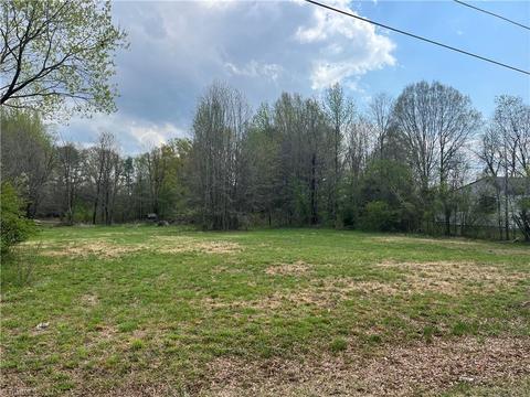773 Summit Cir, Eden, NC 27288 photo 1