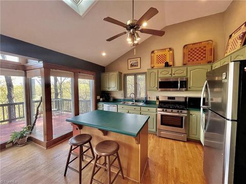264 Fairview Dr, Traphill, NC 28685 photo 7