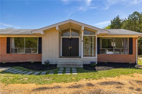 128 Shell Rd, Thomasville, NC 27360 photo 4