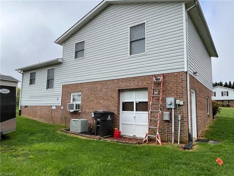 1024 Kentland Dr, King, NC 27021 photo 9