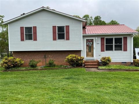 1024 Kentland Dr, King, NC 27021 photo 3