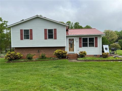 1024 Kentland Dr, King, NC 27021 photo 5