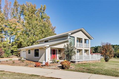 129 Garner St, Seagrove, NC 27341