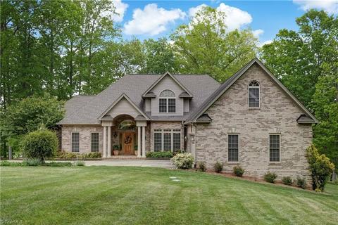 193 Lake Hunt Dr, Reidsville, NC 27320
