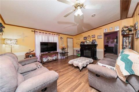4902 Cashatt Rd, Trinity, NC 27370 photo 4