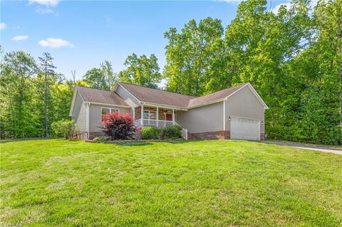 2398 Featherstone Ct, Trinity, NC 27370 photo 2