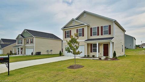 228 Carriage Cove Cir #6, Mocksville, NC 27028