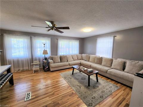 108 Hill St, King, NC 27021 photo 5
