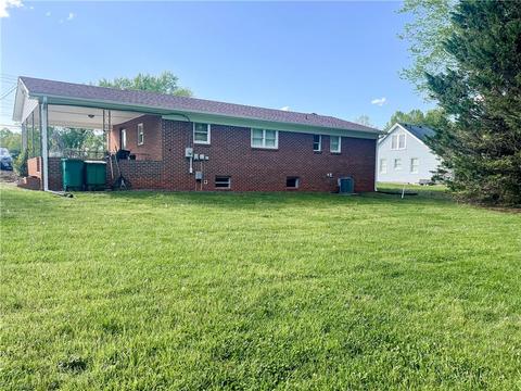 424 N Main St, Dobson, NC 27017 photo 32