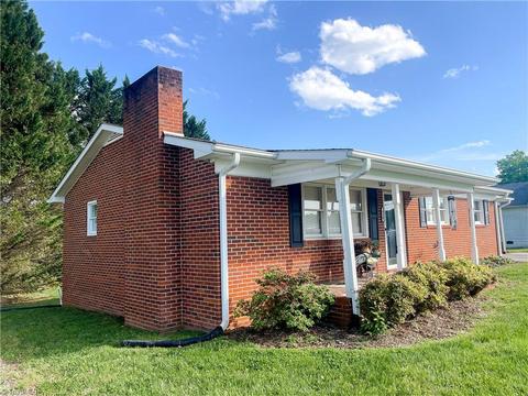 424 N Main St, Dobson, NC 27017 photo 31
