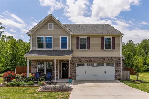135 Old Homeplace Dr, Advance, NC 27006