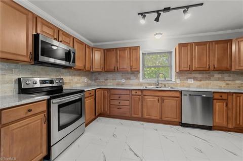 1710 Windsor Dr, High Point, NC 27262 photo 14